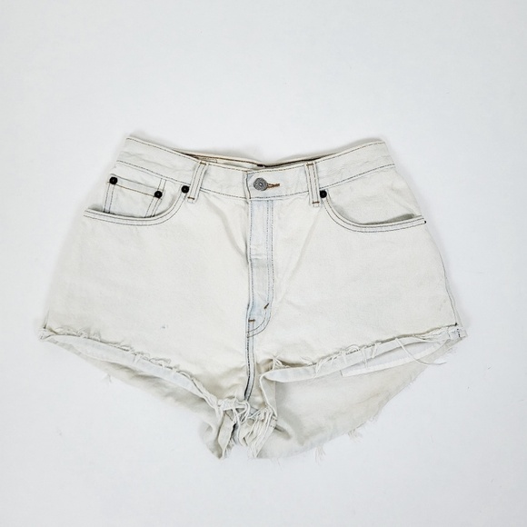 *Free with Purchase* Levi’s Denim Shorts Cut Off's 550 Cheeky Frayed Distressed - Picture 2 of 7